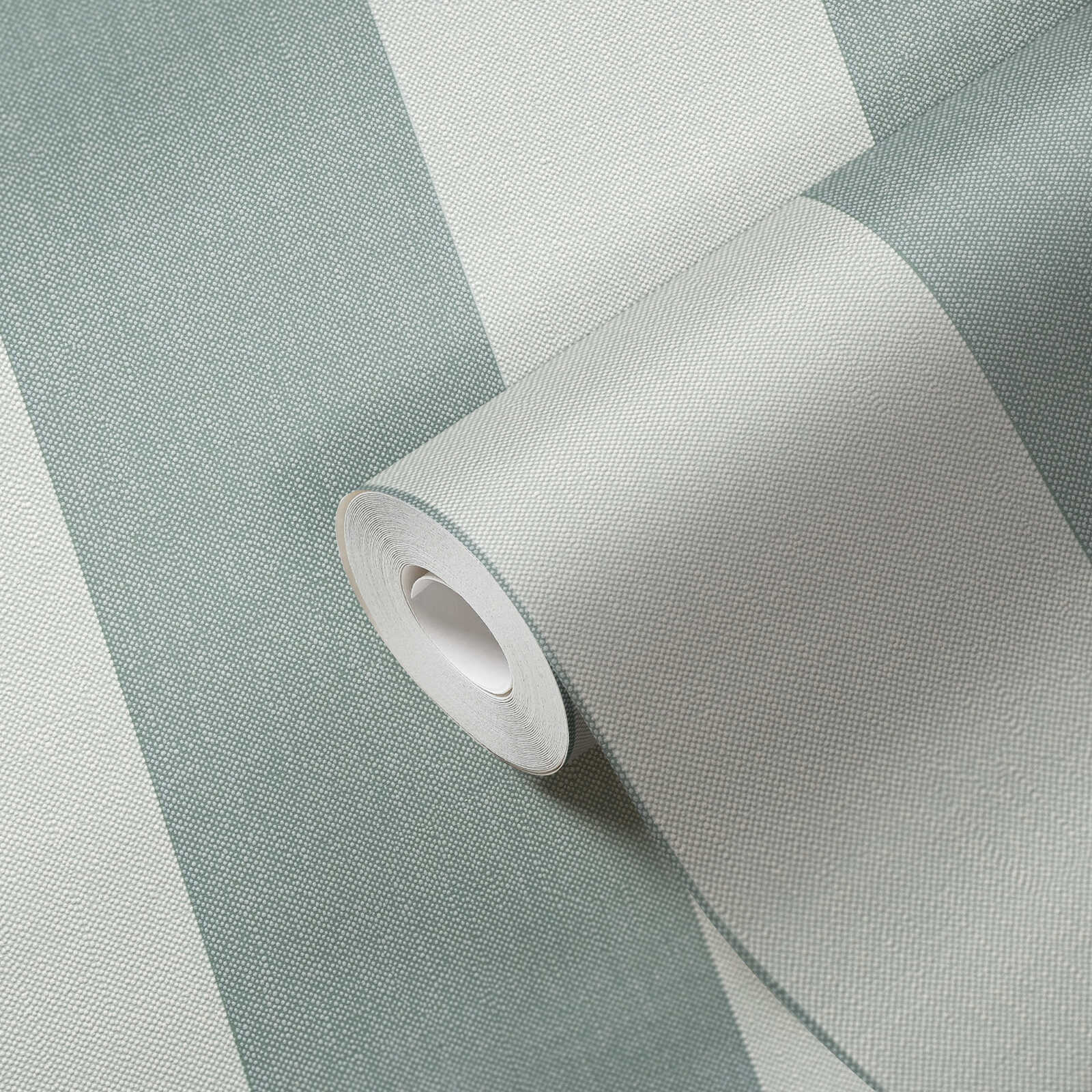             Vliestapete mit Streifenmuster und Textilstruktur – Grün, Hellgrün
        