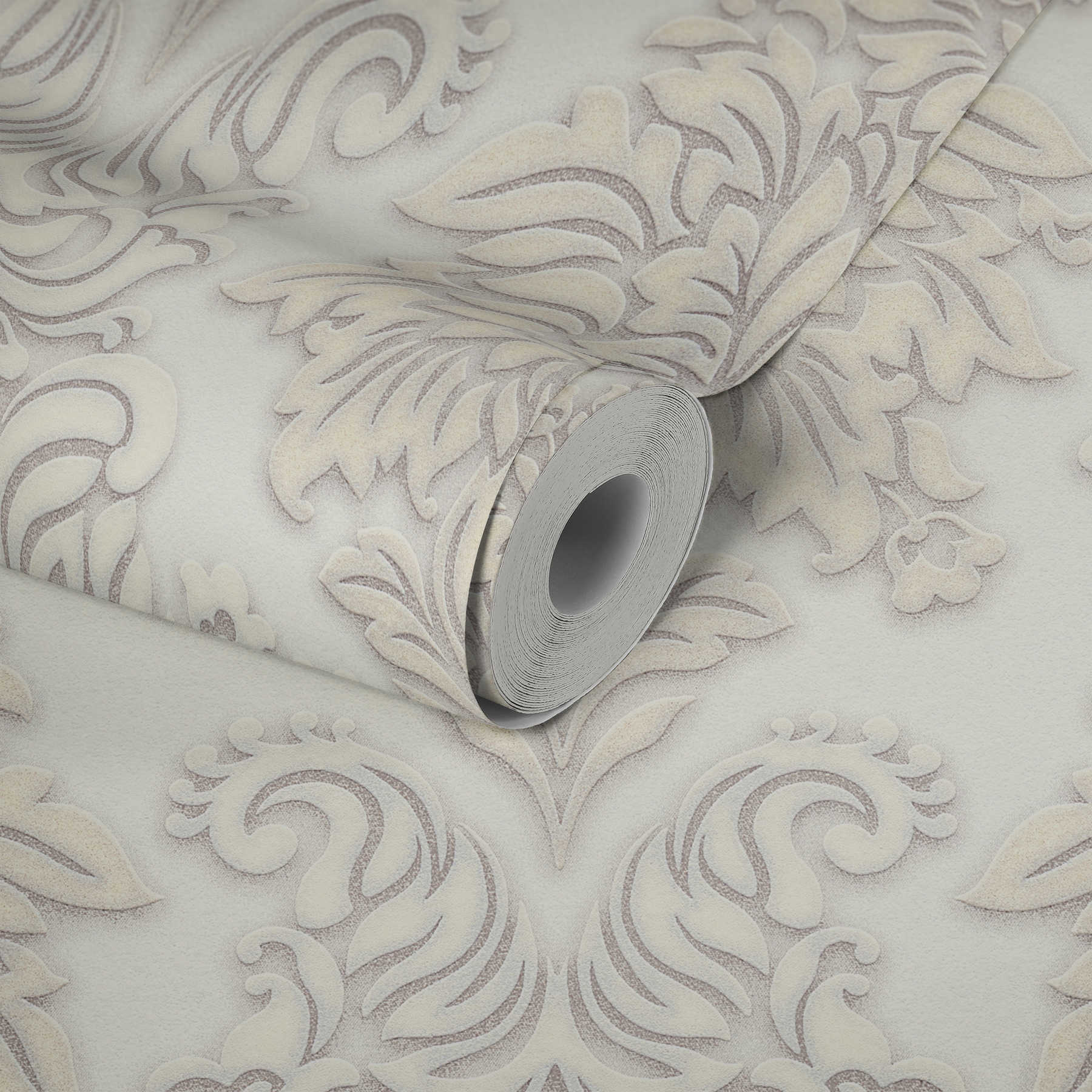             Barock Tapete Ornamente mit Glitzereffekt – Weiß, Silber, Beige
        