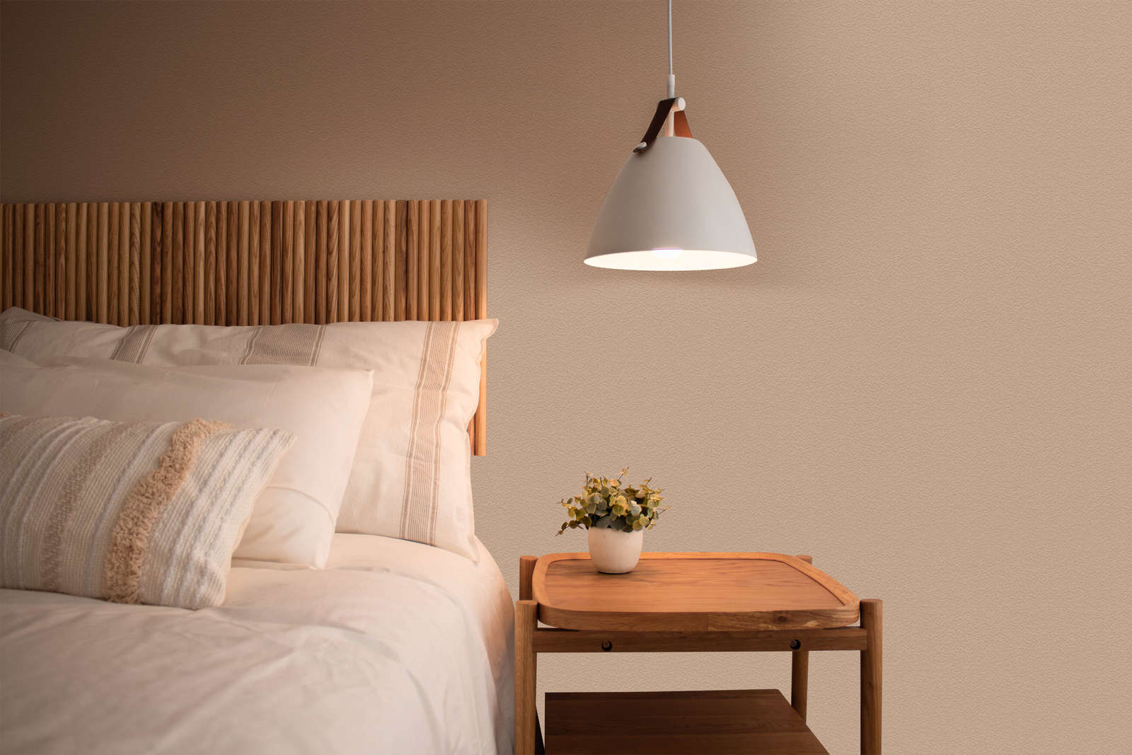 Bett, Schlafzimmer, Nachttisch, Hängeleuchte, minimalistische Einrichtung