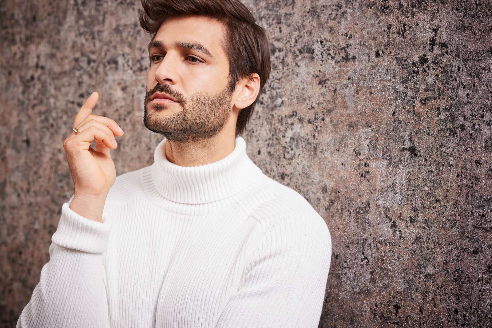             Metallic Vliestapete im Used-Look glänzend – Bronze, Schwarz, Silber
        