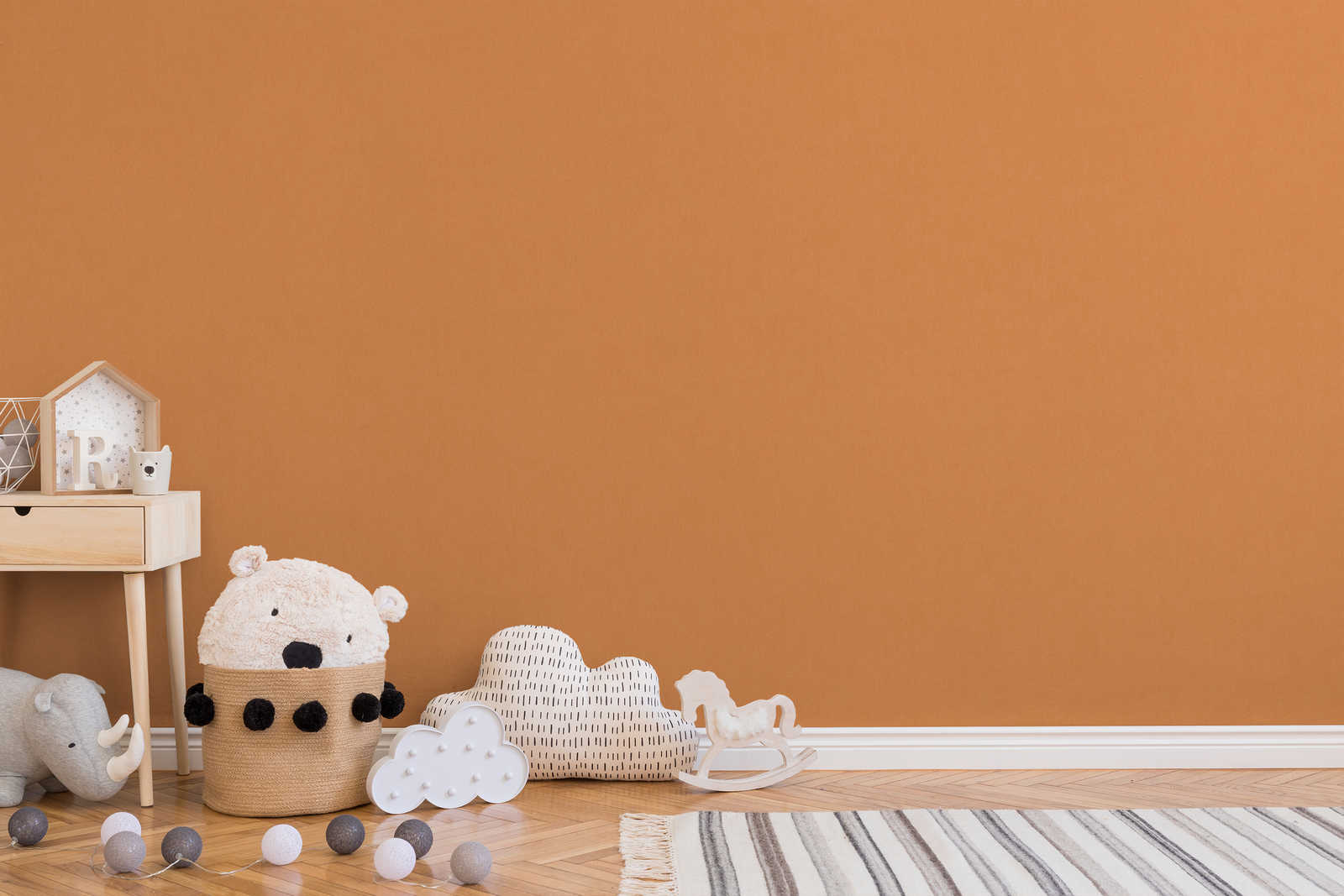             Glatte Tapete Kinderzimmer einfarbig – Orange
        