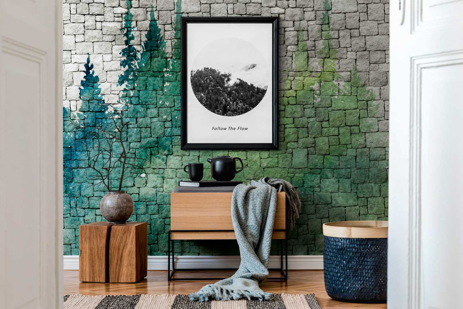             Tapeten-Neuheit | Motivtapete Steinwand Muster & Aquarell Wald
        