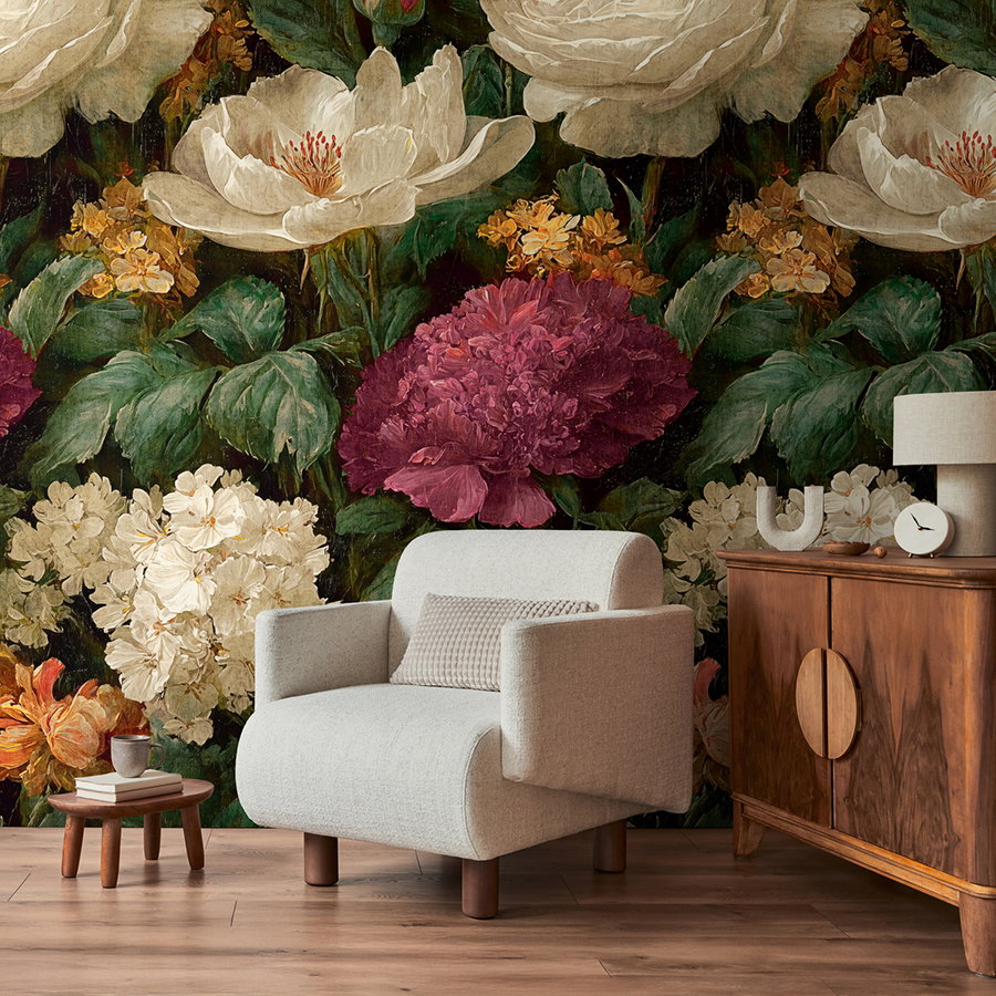 Elegante Vliestapete mit üppigen Rosen und Pfingstrosen im klassischen Vintage-Stil matt & glatt - Bunt