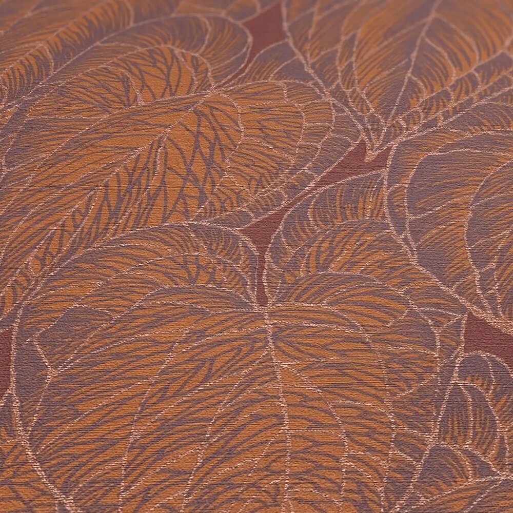             Daniel Hechter Edle Vliestapete mit floralem Muster und metallischen Akzenten – Rot, Orange, Lila
        