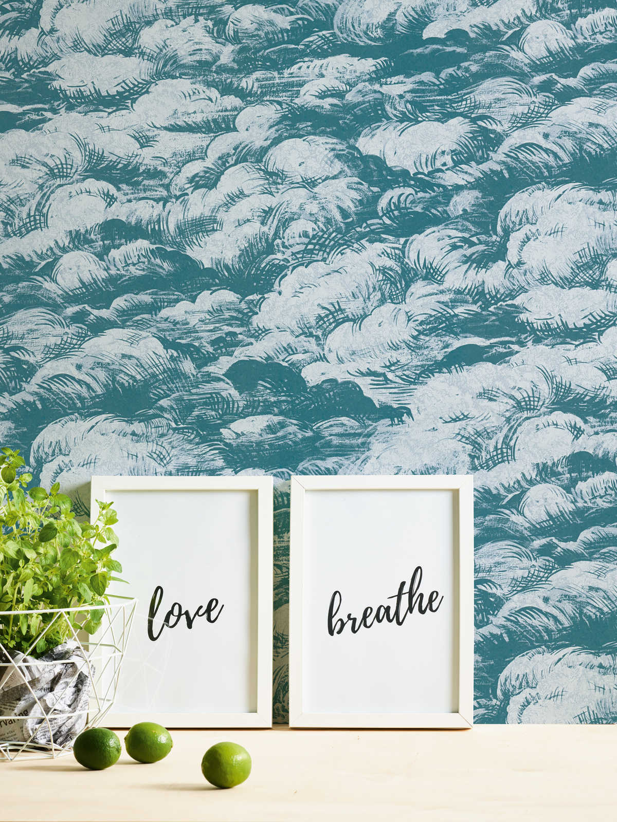 Tapete Blaugrün Wolken Landschaft im Vintage Stil – Blau, Weiß