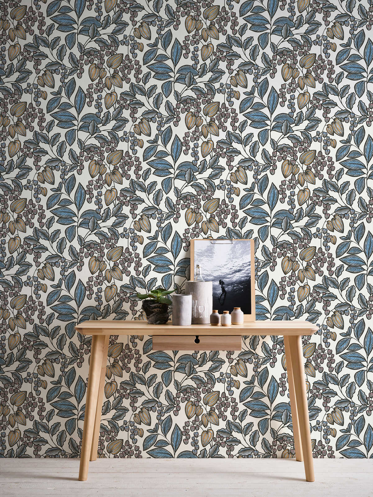             Modern behang bladeren patroon in retro look - blauw, wit, geel
        