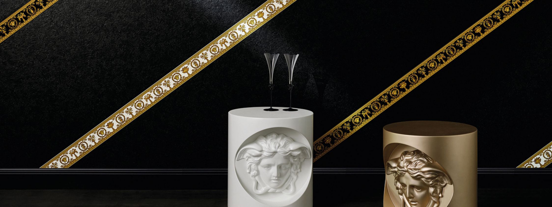 Versace3 Wallpapers 935824-343051-343052