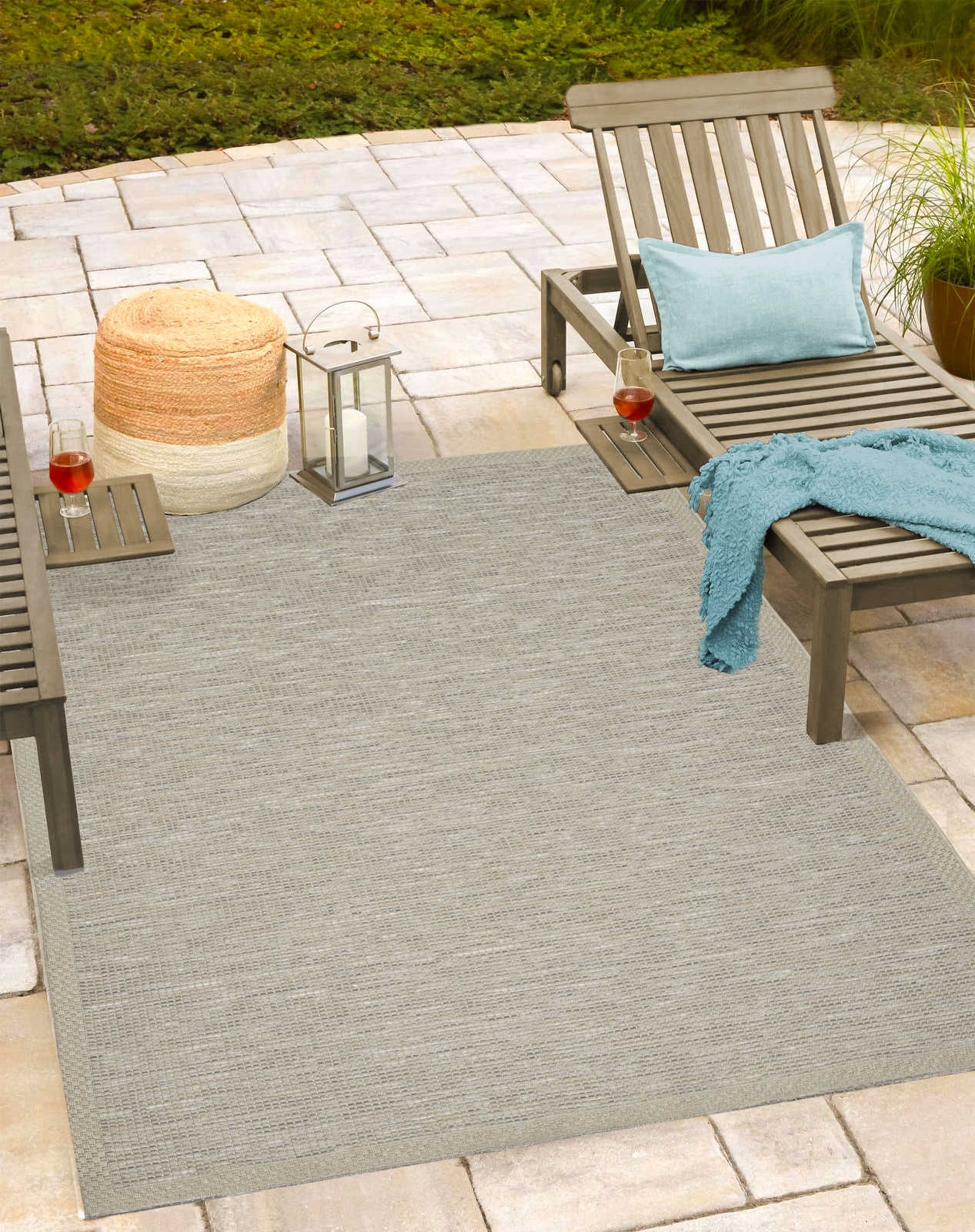         Bemusterter Outdoor Teppich in Greige als Läufer – 180 x 67 cm
    