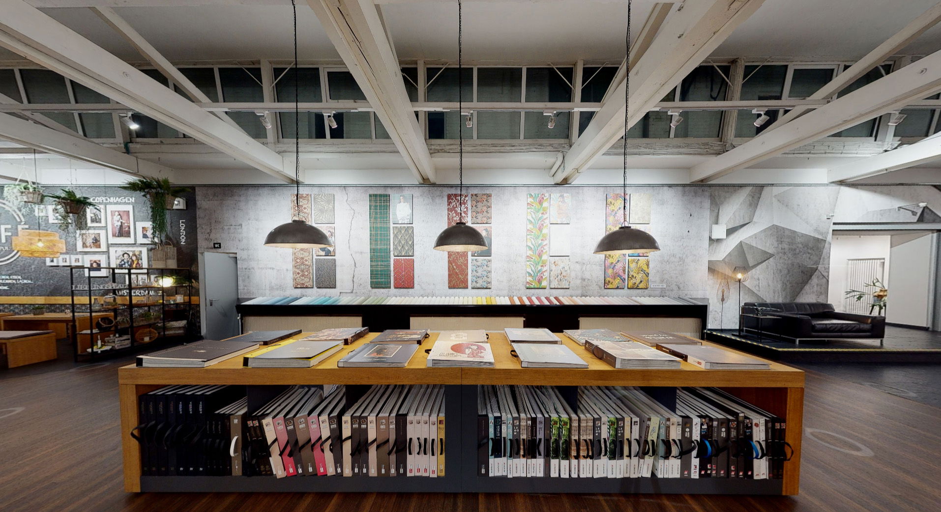 Waffenkammer, Drinnen, Innenarchitektur, Lampe, Holz, Drinnen, Innenarchitektur, Lampe, Waffenkammer, Schwert