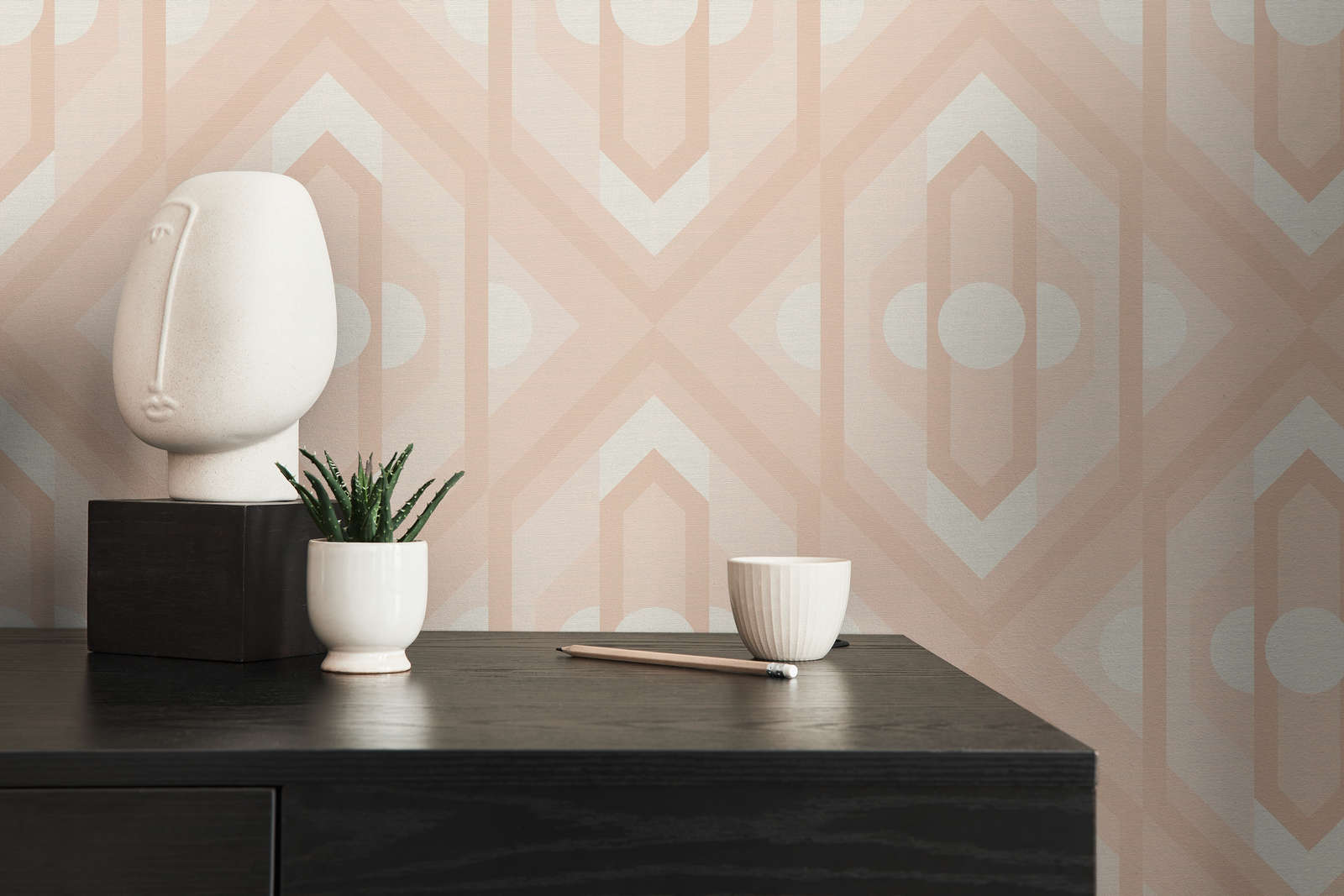             Retro Tapete mit geometrischen Ornamenten in sanften Farben – Beige, Creme, Weiß
        