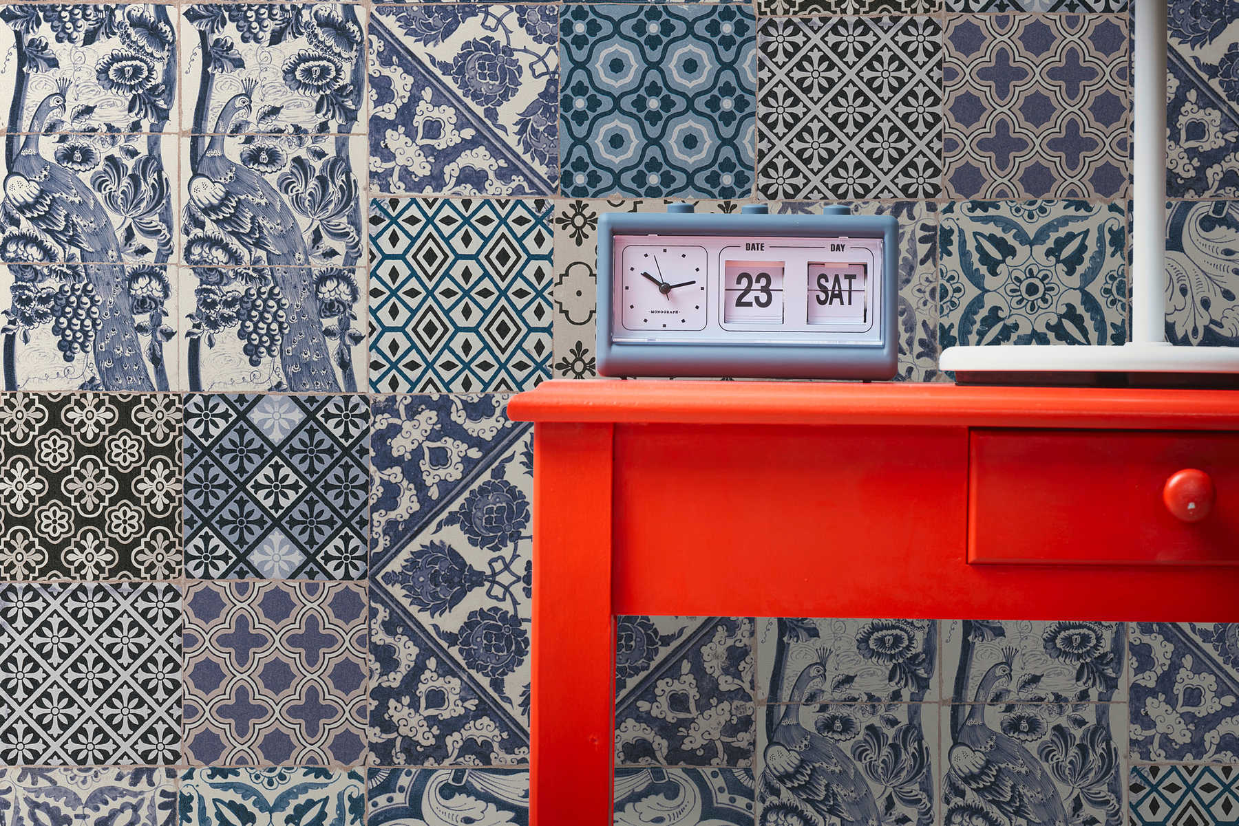             Tapete in Fliesen & Mosaik Design – Blau, Creme, Weiß
        