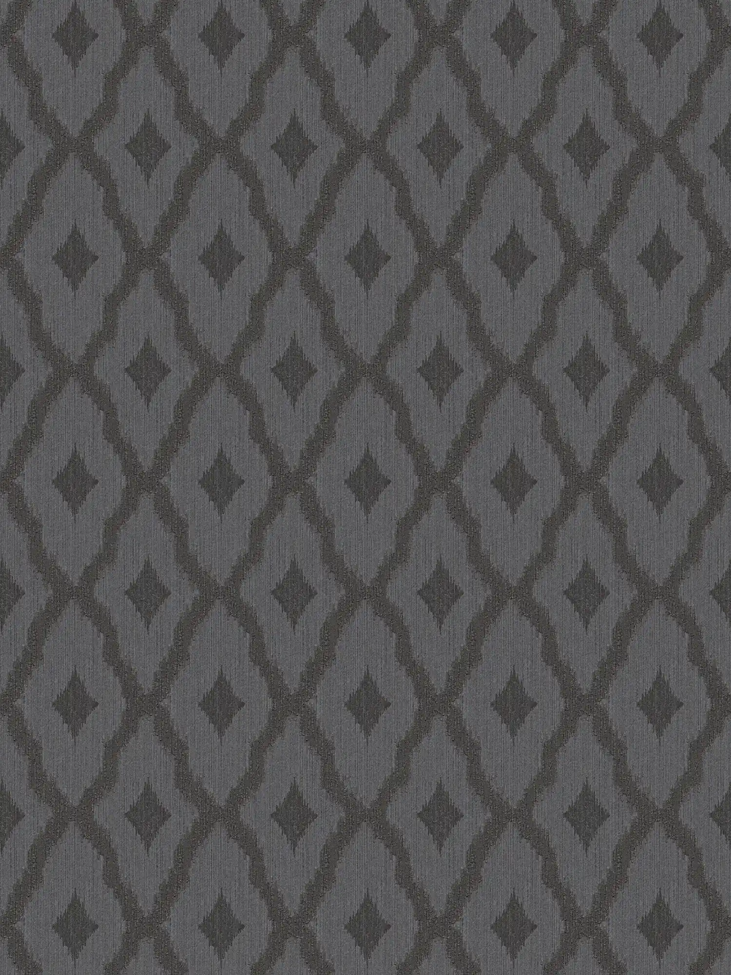         Mustertapete im Ikat Stil mit Textilstruktur – Braun
    