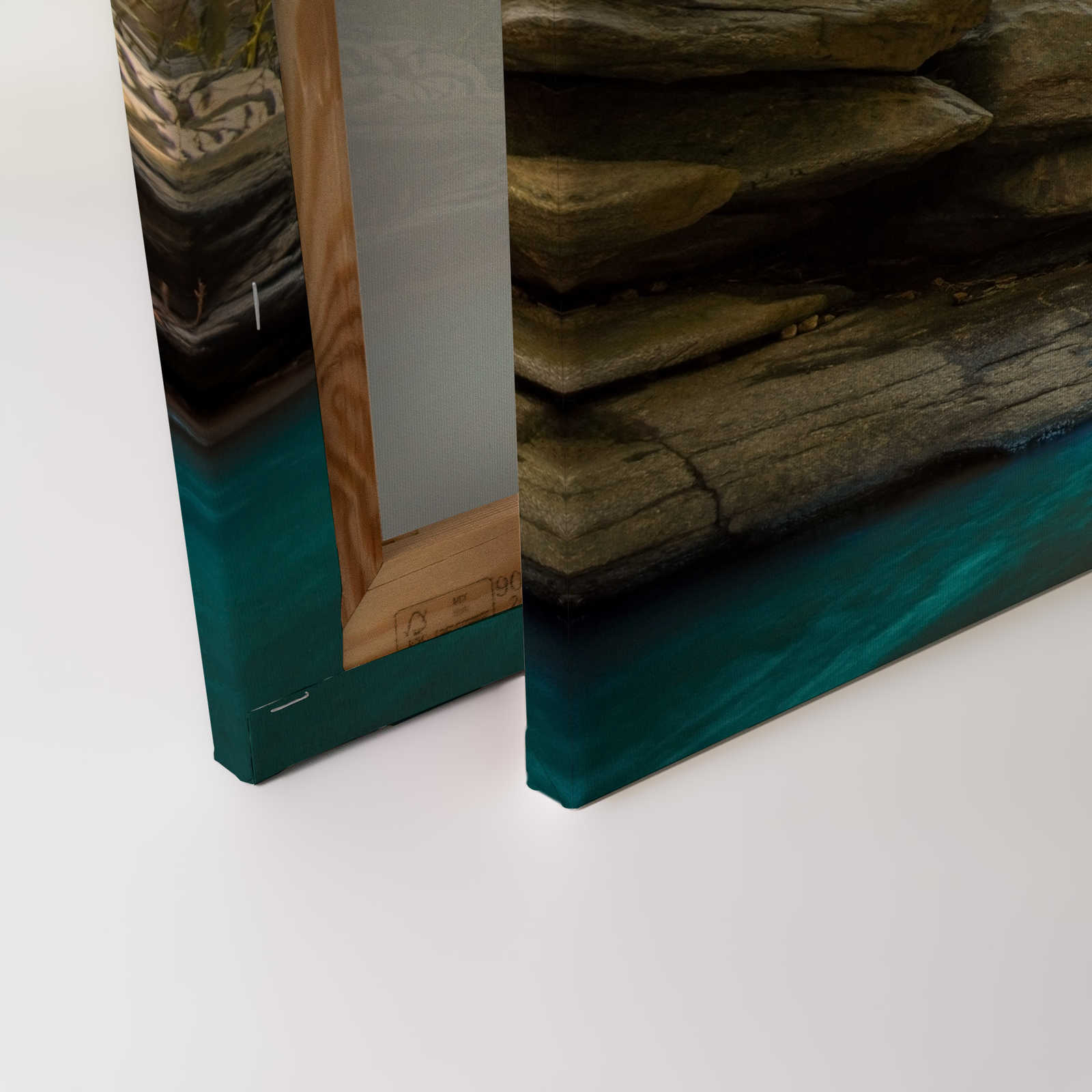             Canvas toont Idyllisch bos met waterval - 0,90 m x 0,60 m
        