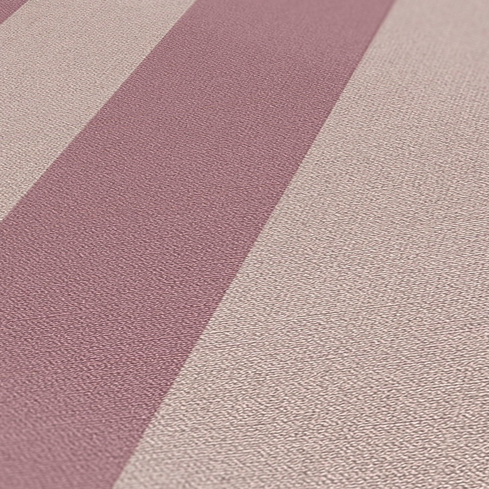             PVC-freie Streifentapete mit Leinenoptik – Lila, Grau
        
