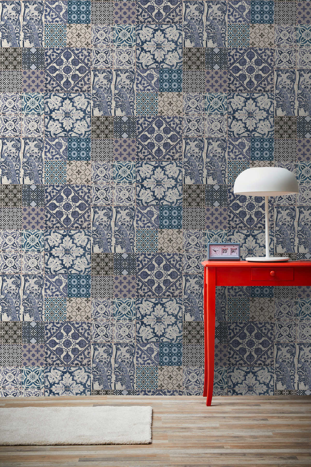             Tapete in Fliesen & Mosaik Design – Blau, Creme, Weiß
        