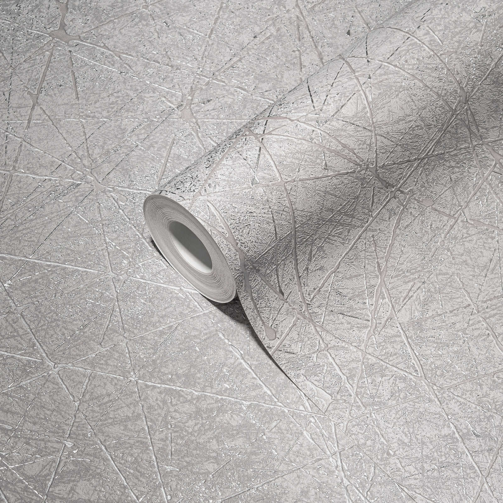             Grafische Tapete mit abstrakten Dreiecksmuster – Grau, Silber
        