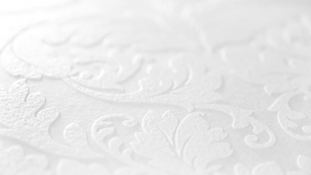             Überstreichbare Tapete mit floralem Ornament Design – Weiß
        