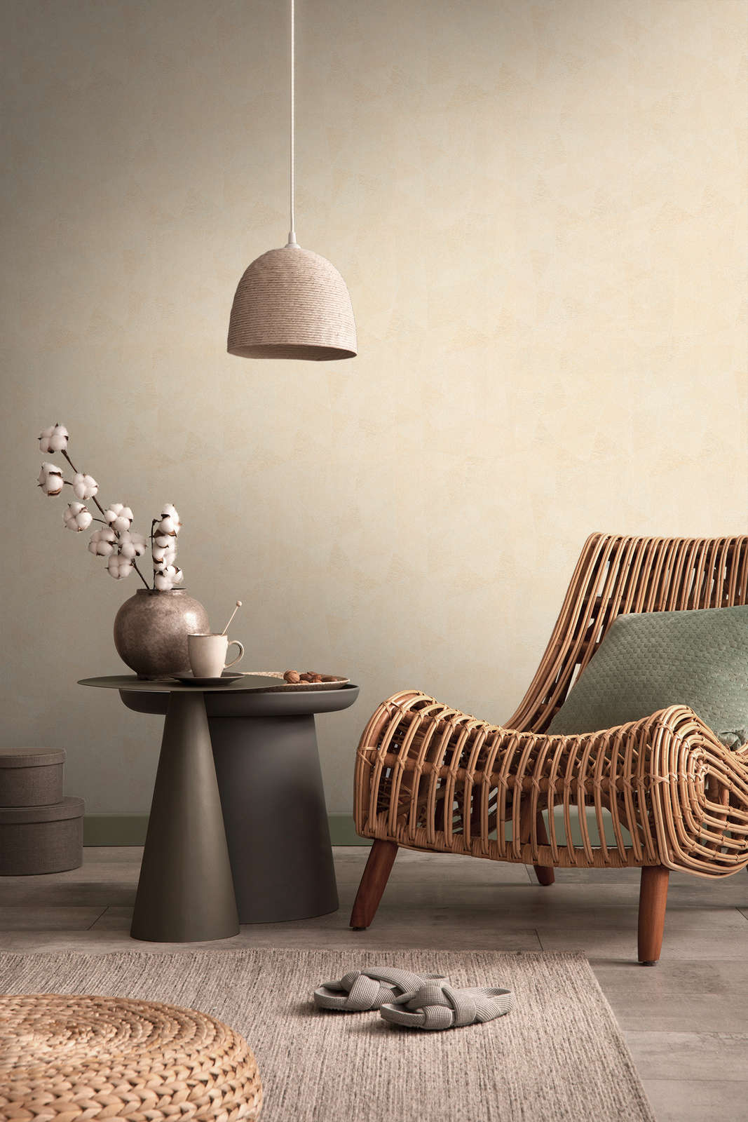             Grafische Vliestapete mit dezentem Muster – Beige
        
