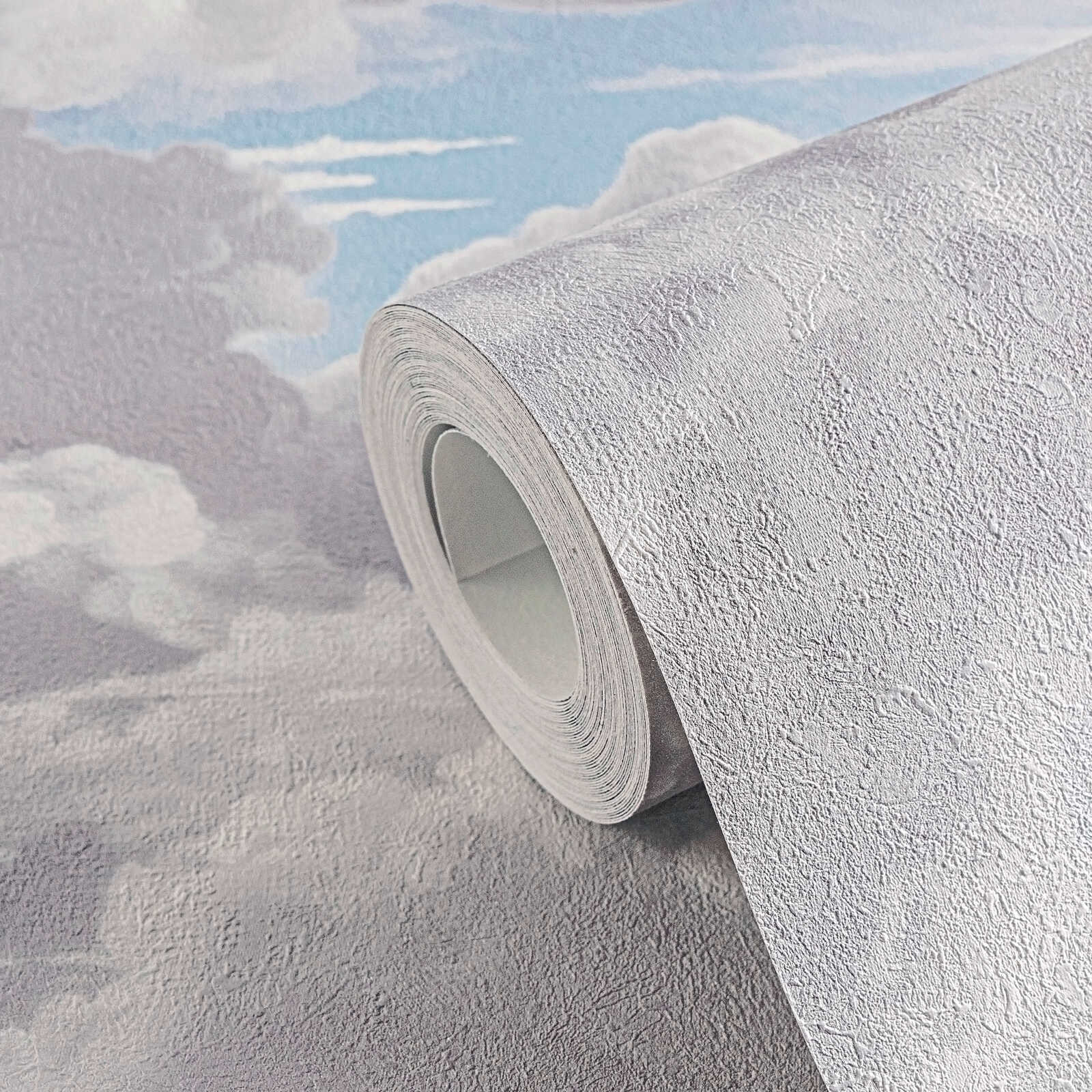 Wolkenmuster im Ölgemäldeoptik als Vliestapete von MICHALSKY – Grau, Blau, Weiß