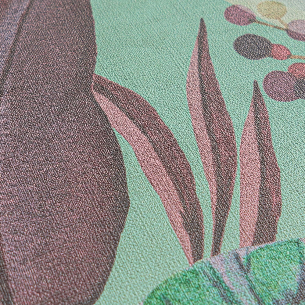             Leuchtende Vliestapete im exotischen Stil mit Blätterdesign und leichter Struktur – Bunt
        