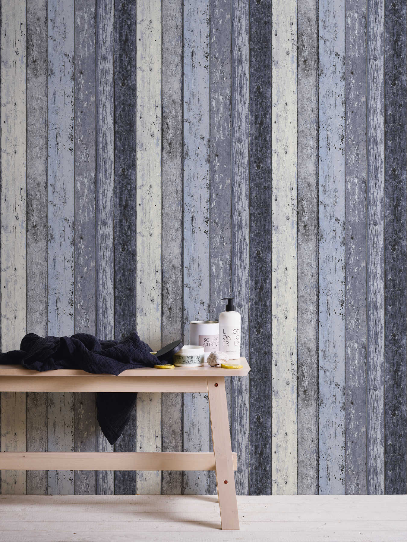             Holztapete Shabby Chic Style mit Brettern im Used-Look – Blau
        