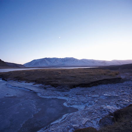         Fototapete Bergpanorama im Morgengrauen
    
