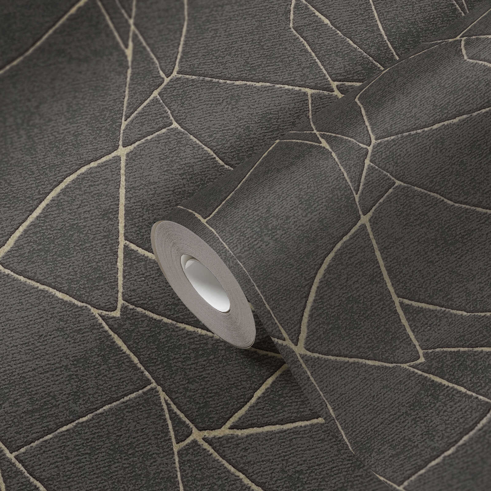             3D Vliestapete mit grafischem Naturmotiv und goldenen Akzenten – Schwarz, Metallic
        