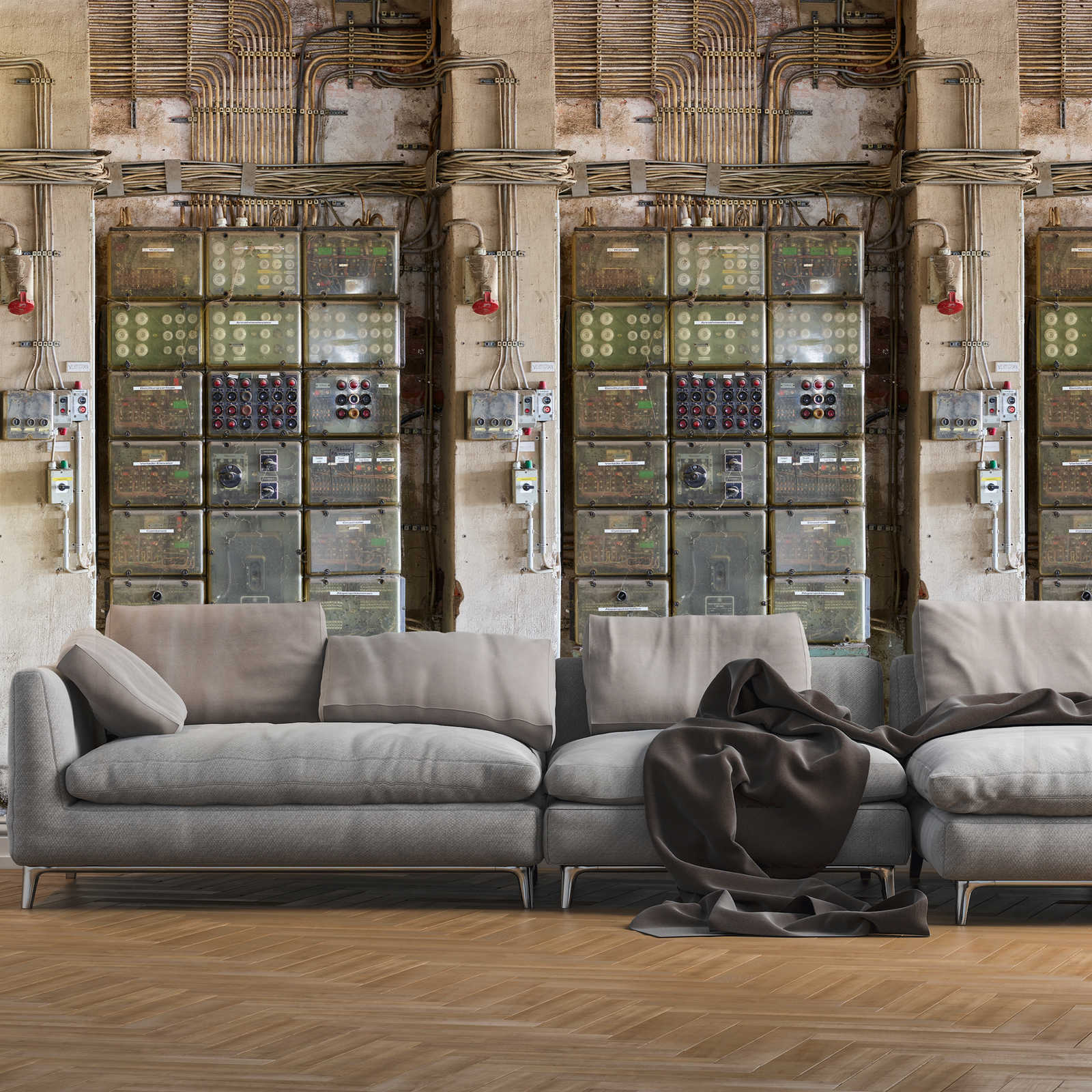             Vliestapete mit altem Sicherungskasten und Leitungen – Bunt, Creme, Beige
        