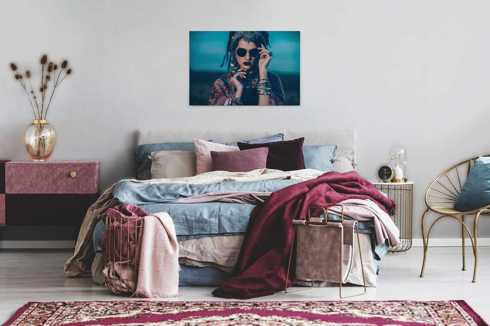             La bohème 1 - Leinwandbild mit Frau im Bohostyle auf naturleinen Struktur – 0,90 m x 0,60 m
        