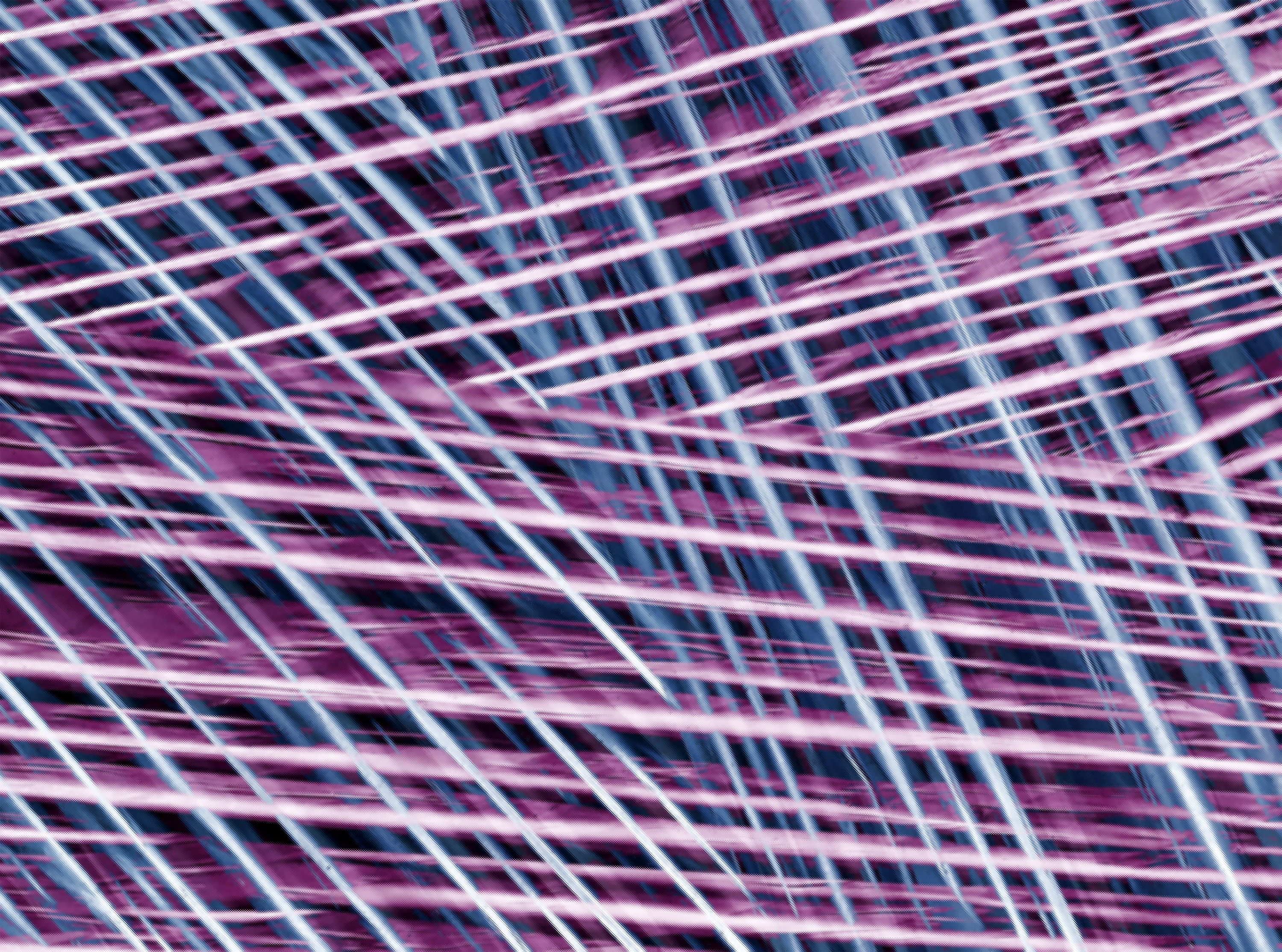             Fototapete 'Fadenspiel' – Faszinierendes Linienmuster für zeitgemäßes Wohnen, glatte Oberfläche – Lila, Blau
        