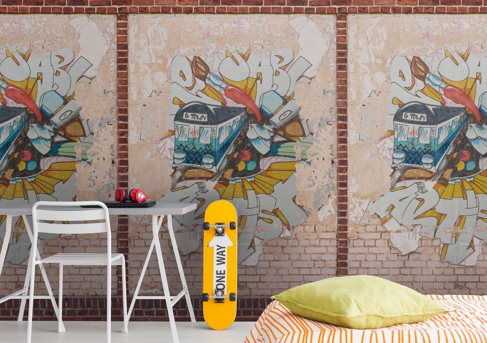 Ziegelsteinwandoptik Tapete mit buntem Graffiti – Braun, Beige, Rot