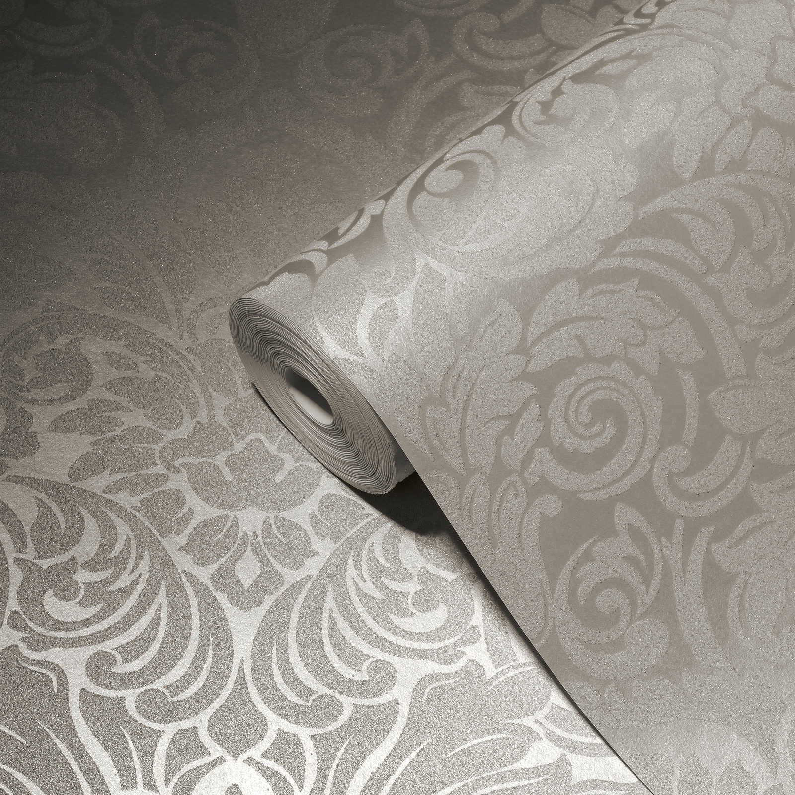             Luxus-Vliestapete in edlem Barockdesign mit schimmernden Glasperlen – Silber, Creme
        
