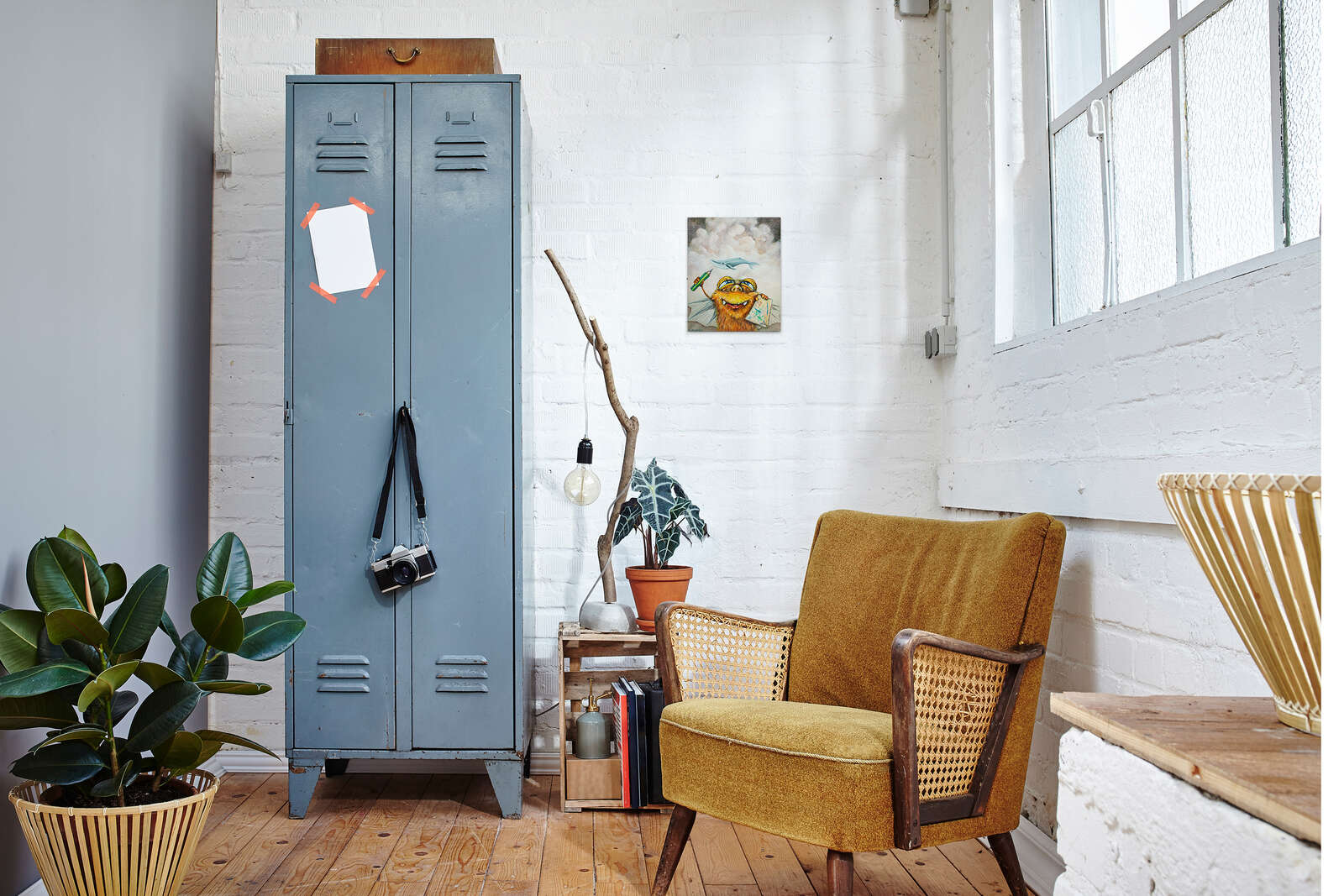             Kreatives Monster Leinwandbild 0,5m Breite x 0,4m Höhe – Fröhliches Fantasiewesen mit Skizze und Wal – Bunt
        