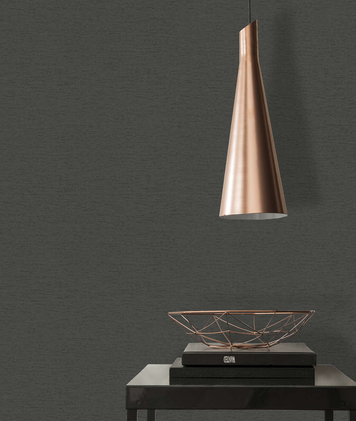             Einfarbige Vliestapete mit Strukturdesign, matt – Schwarz
        