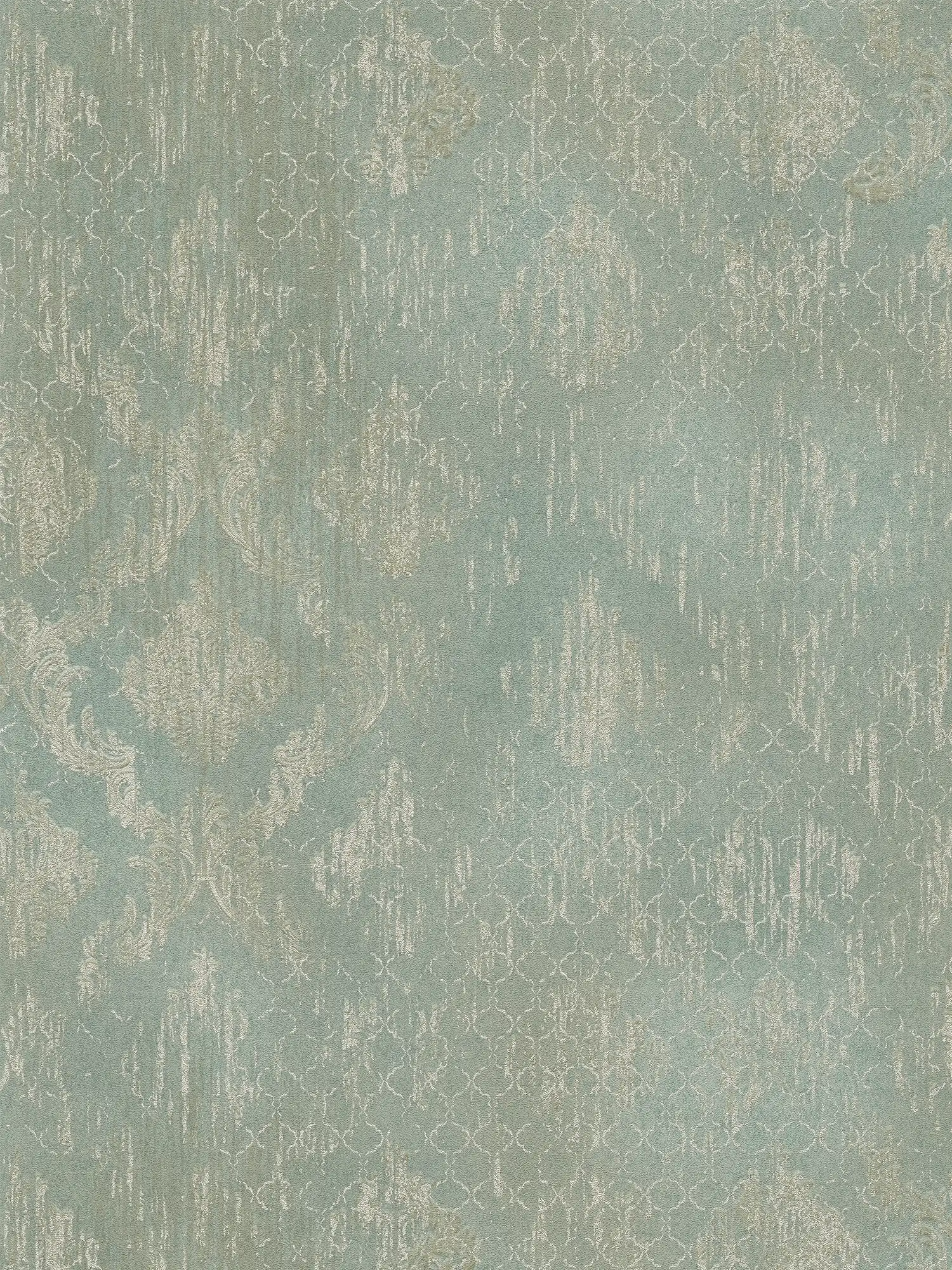         Elegante Vliestapete mit zartem Ornamentmotiv und dezenter Struktur – Grün, Champagner, Metallic
    