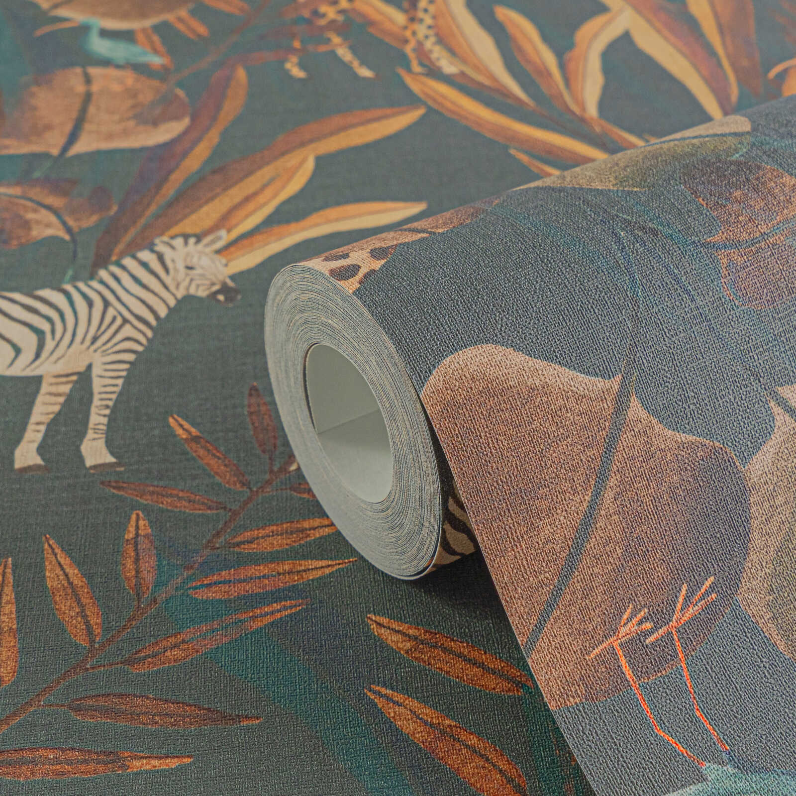             Lebhafte, leicht strukurierte Vliestapete mit exotischem Safari-Tiermotiv – Blau
        