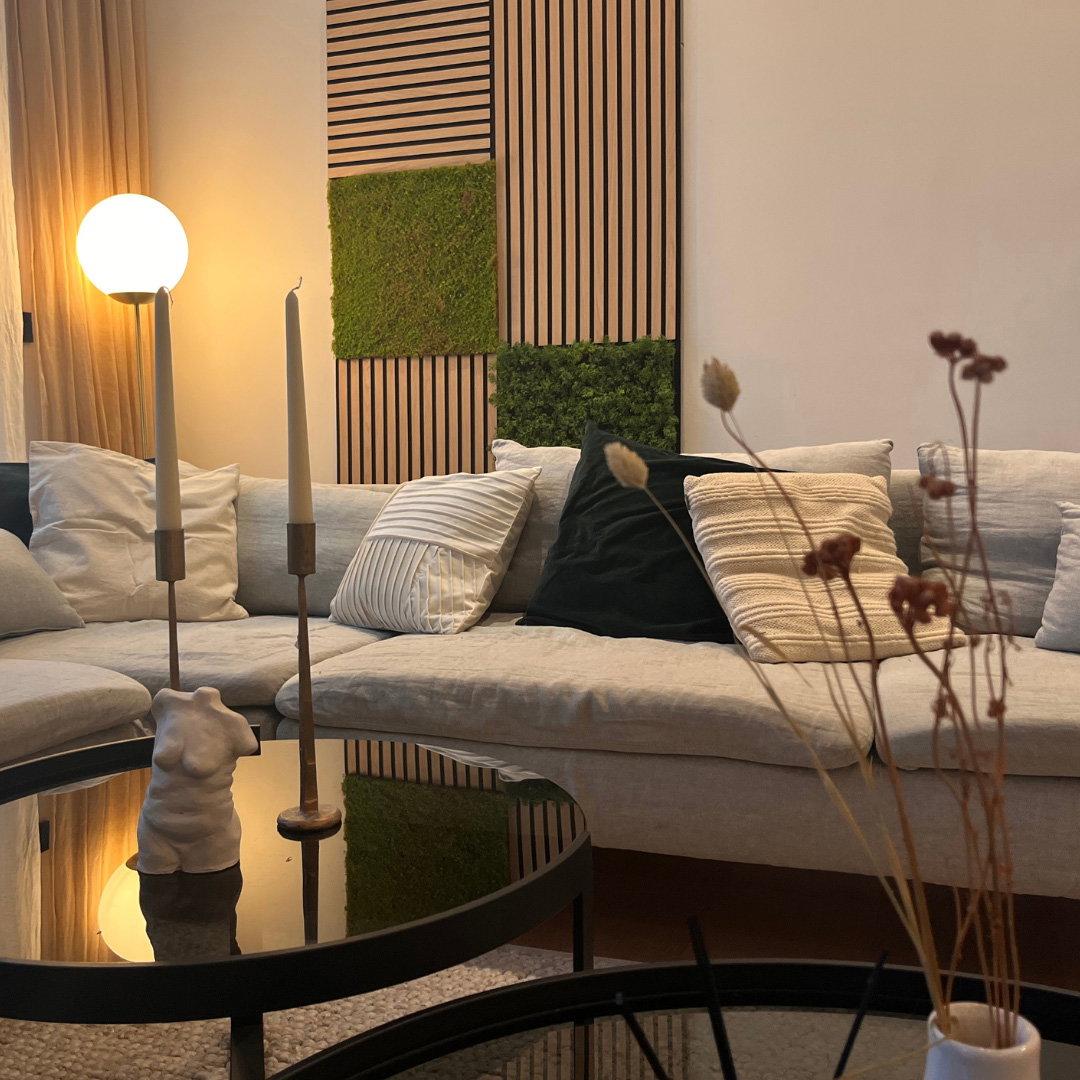 Sofa, Kissen, Wohnzimmer, Tisch, Lampe
