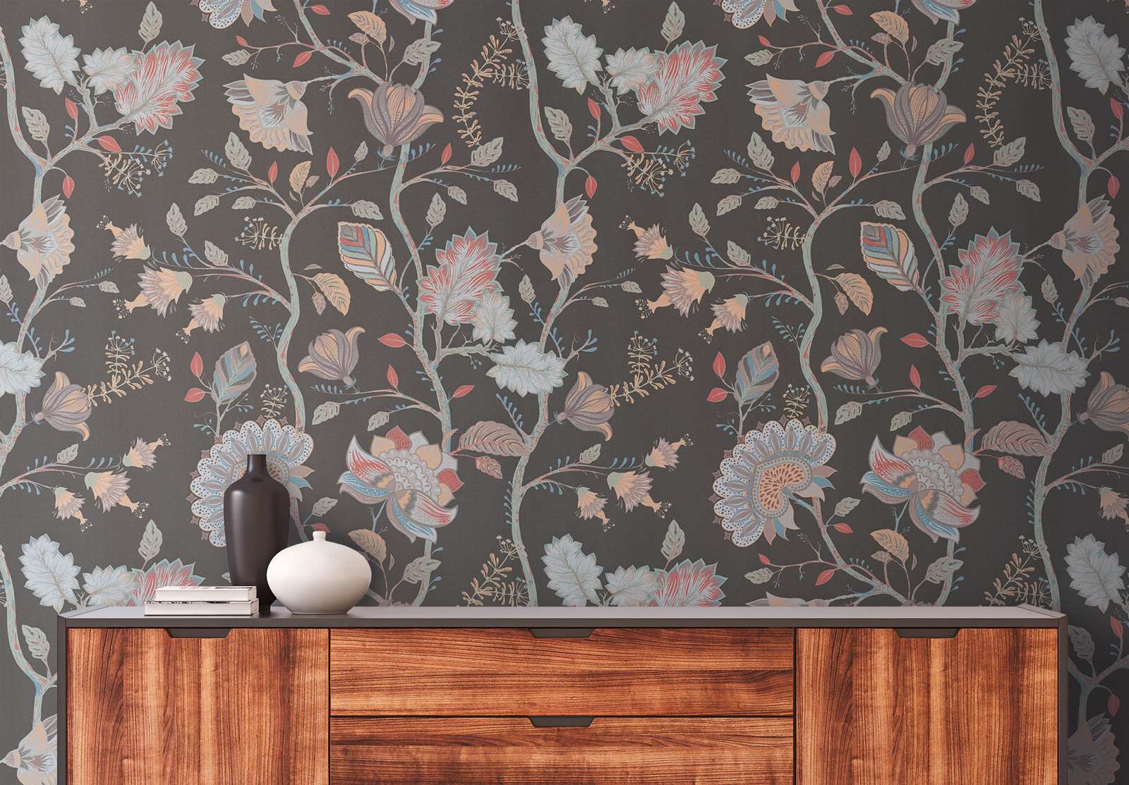             Florale Vliestapete mit gedeckten Farben - Rot, Grün, Schwarz
        