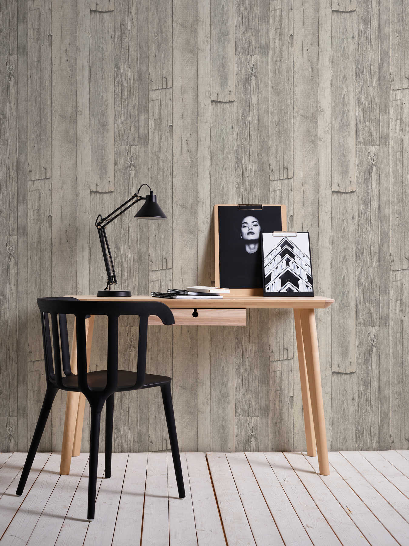             Holz-Tapete mit Brettern & Maserung im Vintage Design – Grau, Beige, Creme
        