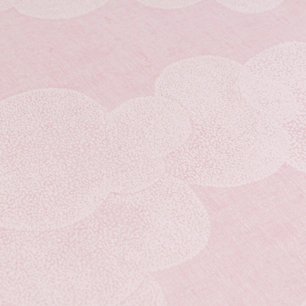             Kinderzimmer Vliestapete mit fluffigen Wolken – Traumhafte Atmosphäre für kleine Träumer – Rosa, Weiß
        
