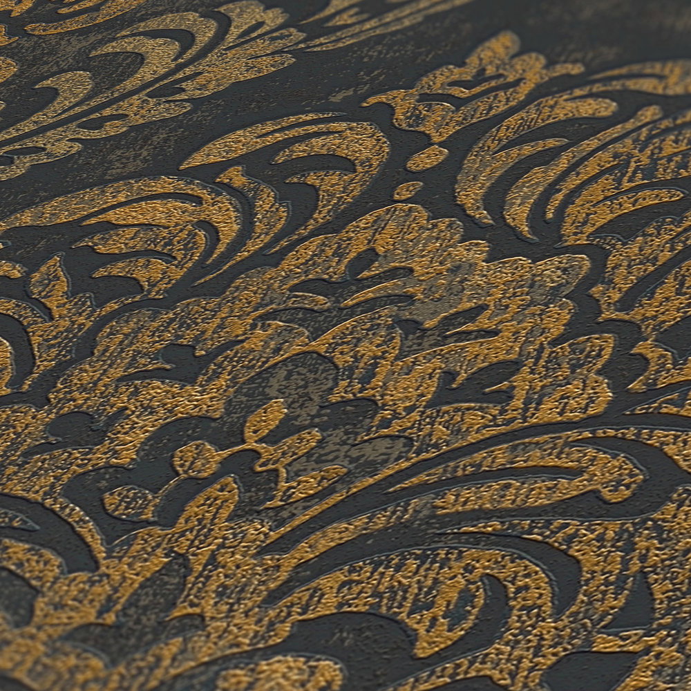             Vliestapete mit Barock-Ornamenten & metallic Used-Look – Schwarz, Gold
        
