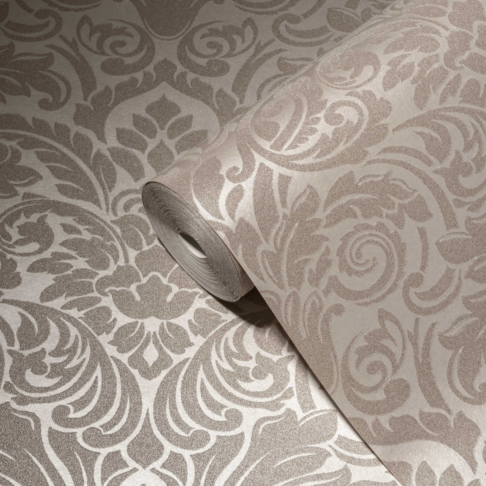             Detailreiche Ornament-Tapete mit faszinierendem Lichtspiel durch Glasperlen – Creme, Rosa
        