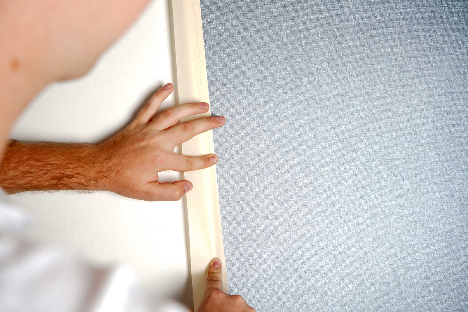             Crepe tape 50mm x 50m in cream
        