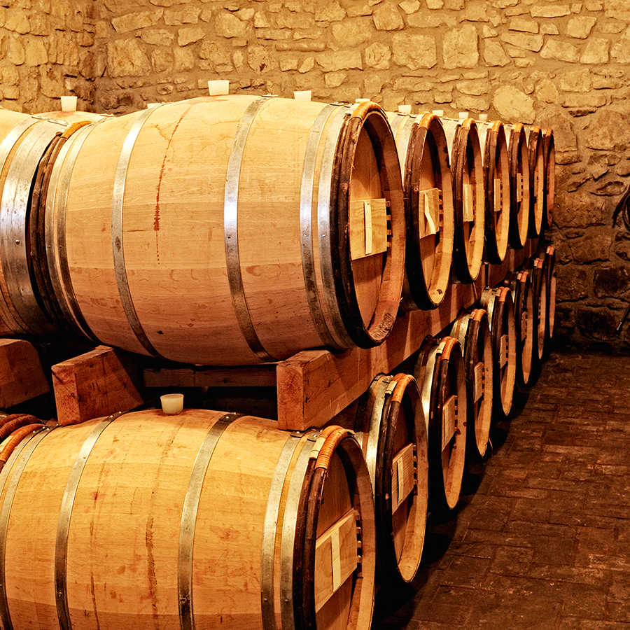         Vintage Behang Kelder met Wijnvaten op Premium Smooth Fleece
    