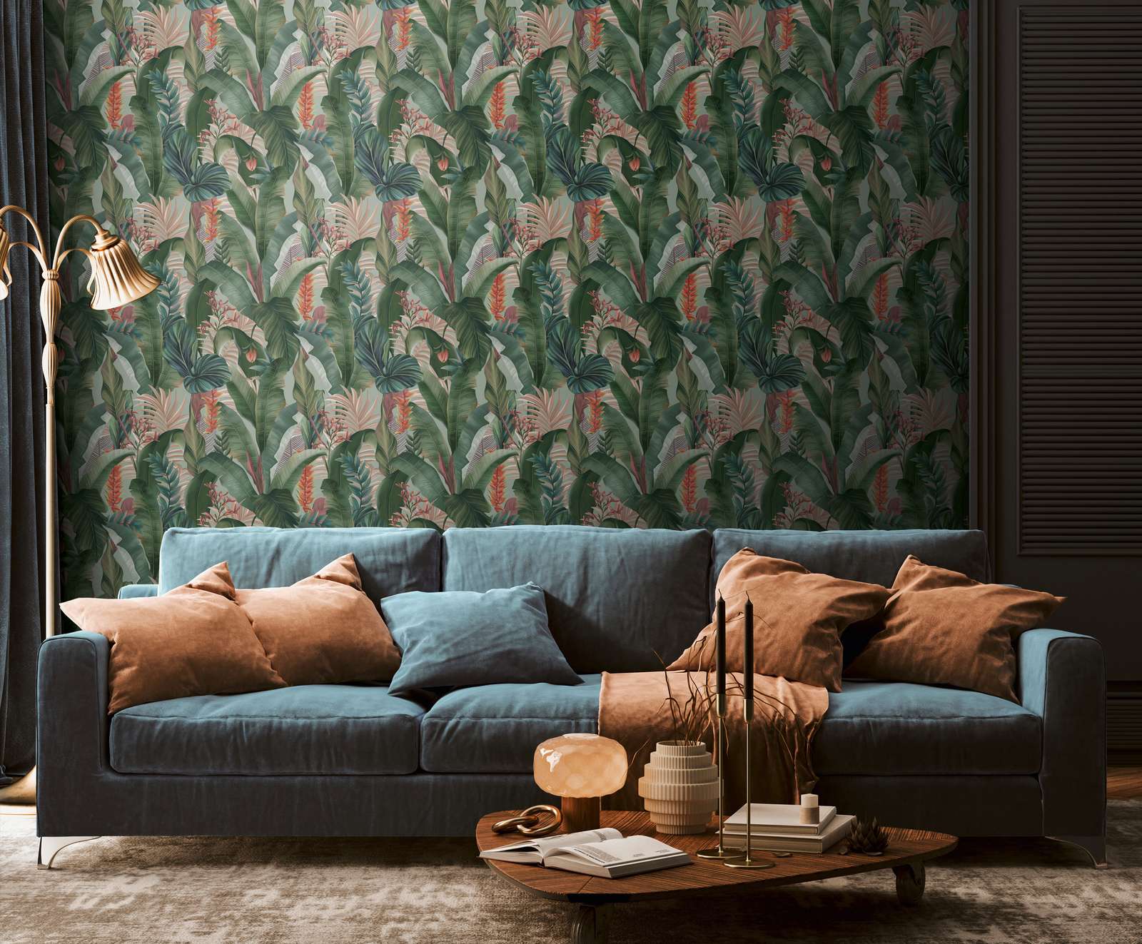             Florale Dschungeltapete mit Palmenblättern & Blüten strukturiert matt – Grün, Rosa, Rot
        