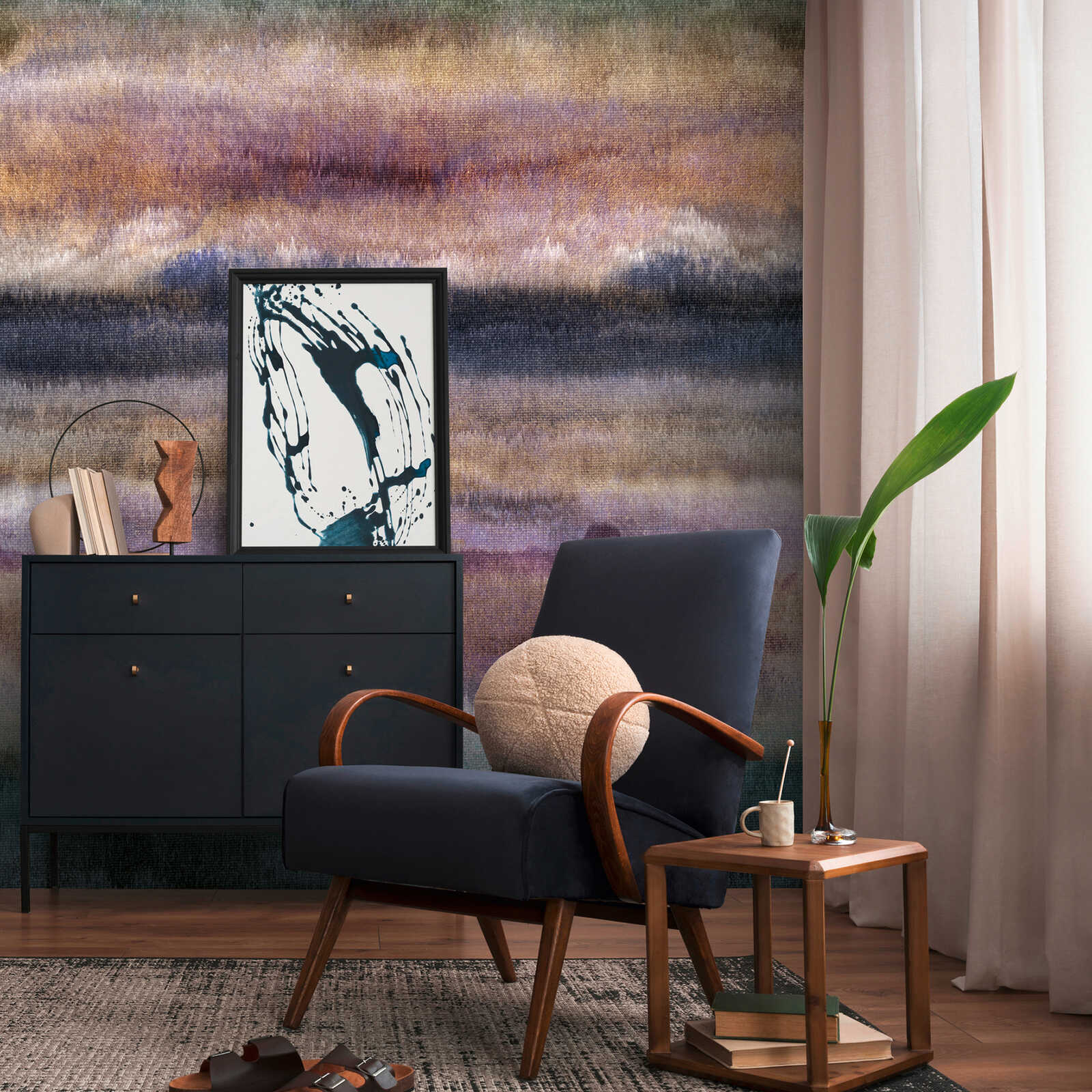         Schilderachtig vliesbehang met zonsondergangmotief in aquareldessin en een grootschalige patroonherhaling - kleurrijk, blauw, paars
    