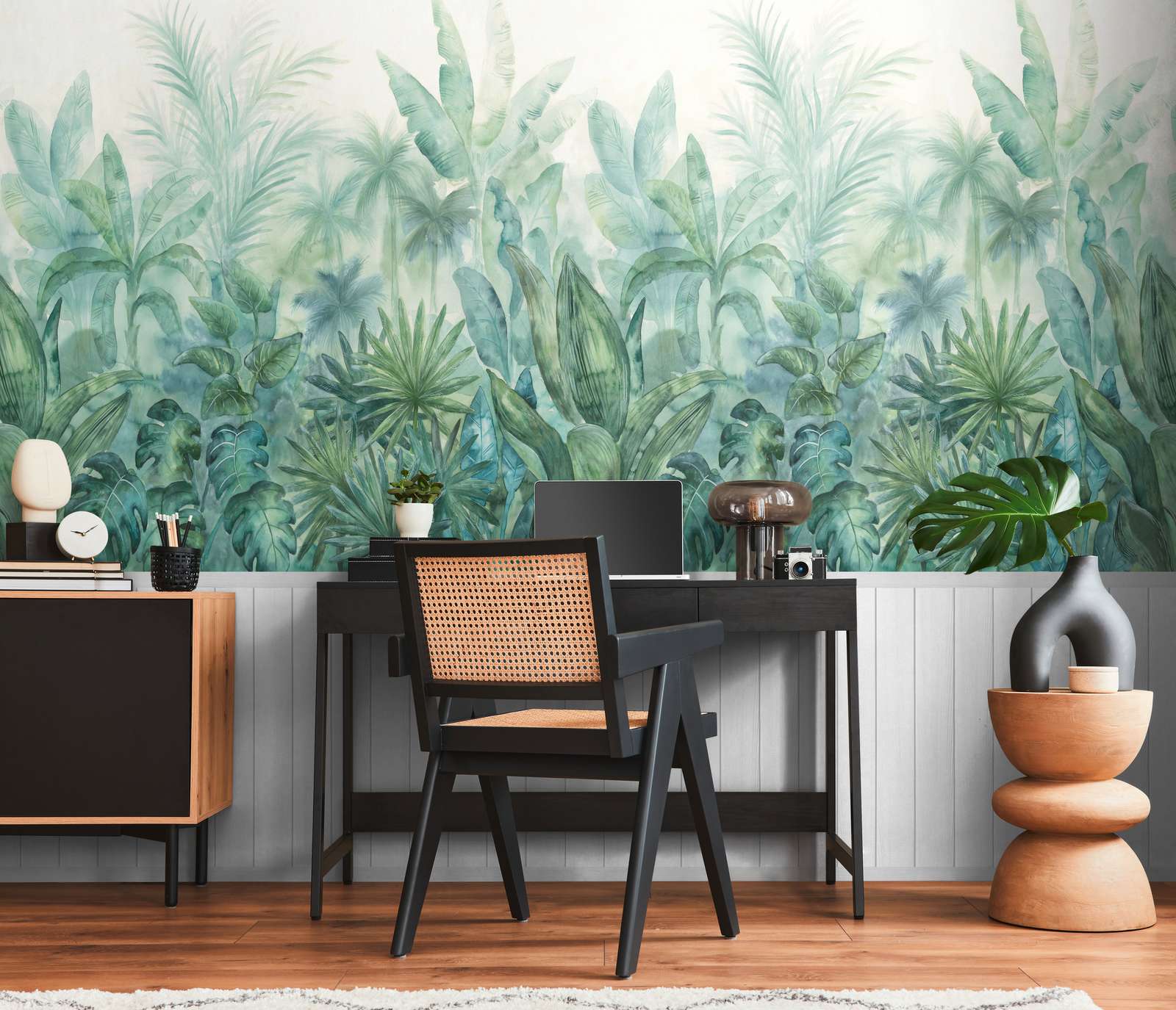             Vlies-Motivtapete mit Holz-Optik-Sockelborte und Dschungelmuster – Weiß, Grün
        