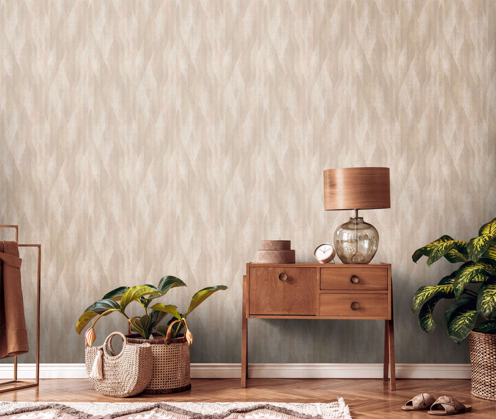 Vliestapete mit grafischen Rautendesign – Beige, Braun