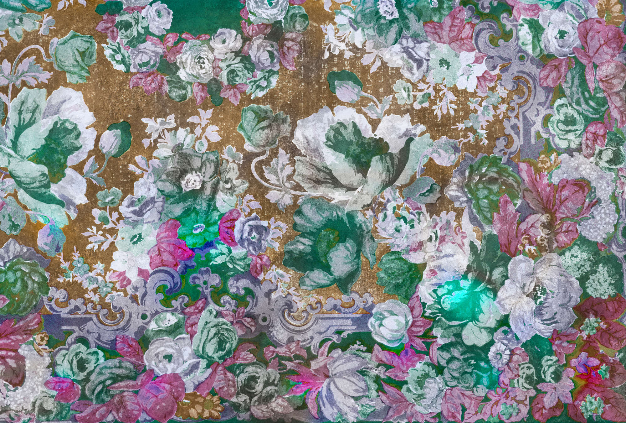             Fototapete »carmente 1« - Blumenmuster im klassischen Stil vor Vintage-Putzstruktur – Bunt | Glattes, leicht glänzendes Premiumvlies
        