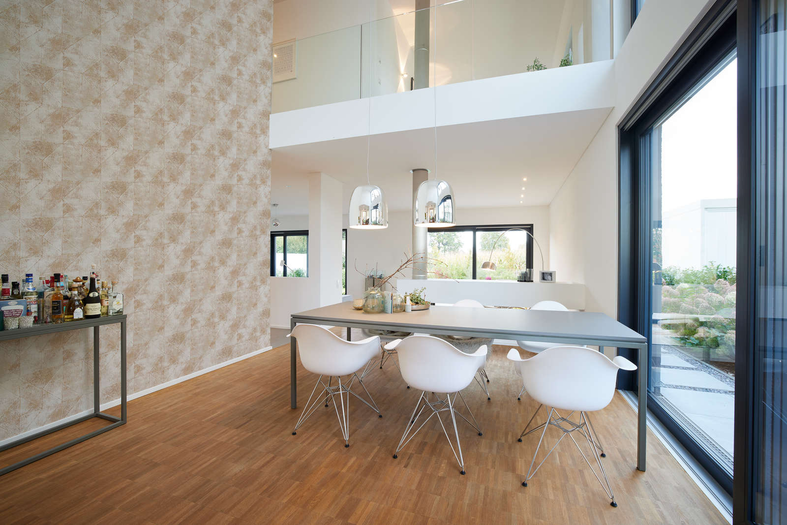             Metallic Grafik-Tapete mit Dreieck-Muster glänzend strukturiert – Gold, Grau
        